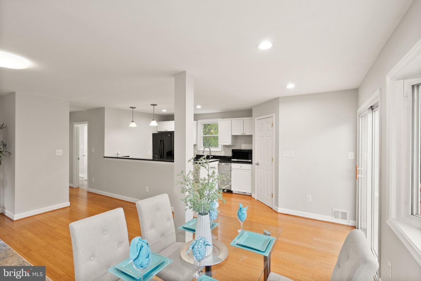 11405 FAIRFAX STATION RD, FAIRFAX STATION, Virginia 22039, 4 Bedrooms Bedrooms, ,3 BathroomsBathrooms,Residential,For sale,11405 FAIRFAX STATION RD,VAFX2229356 MLS # VAFX2229356