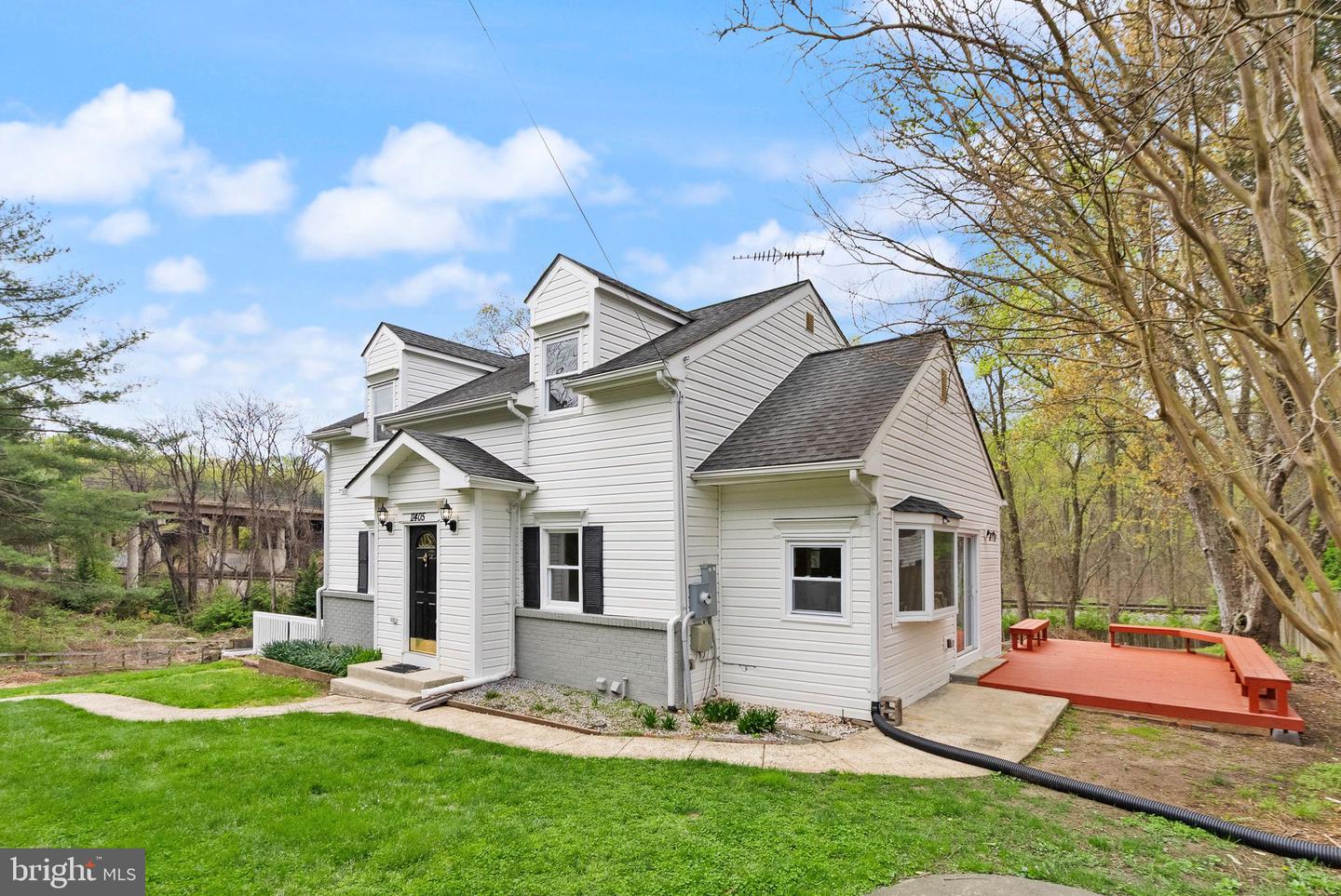11405 FAIRFAX STATION RD, FAIRFAX STATION, Virginia 22039, 4 Bedrooms Bedrooms, ,3 BathroomsBathrooms,Residential,For sale,11405 FAIRFAX STATION RD,VAFX2229356 MLS # VAFX2229356
