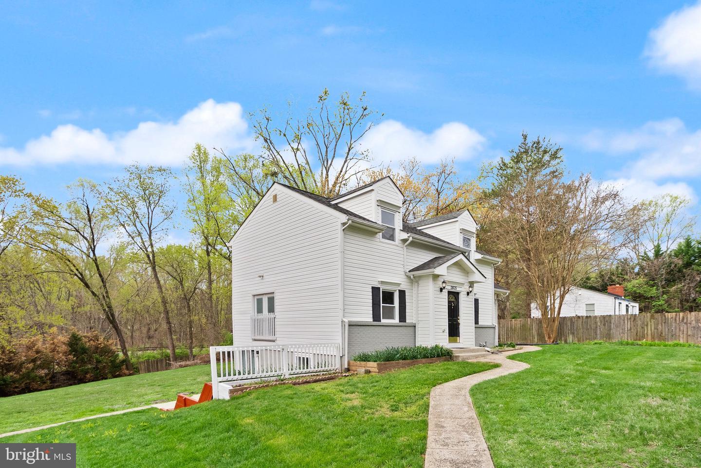 11405 FAIRFAX STATION RD, FAIRFAX STATION, Virginia 22039, 4 Bedrooms Bedrooms, ,3 BathroomsBathrooms,Residential,For sale,11405 FAIRFAX STATION RD,VAFX2229356 MLS # VAFX2229356