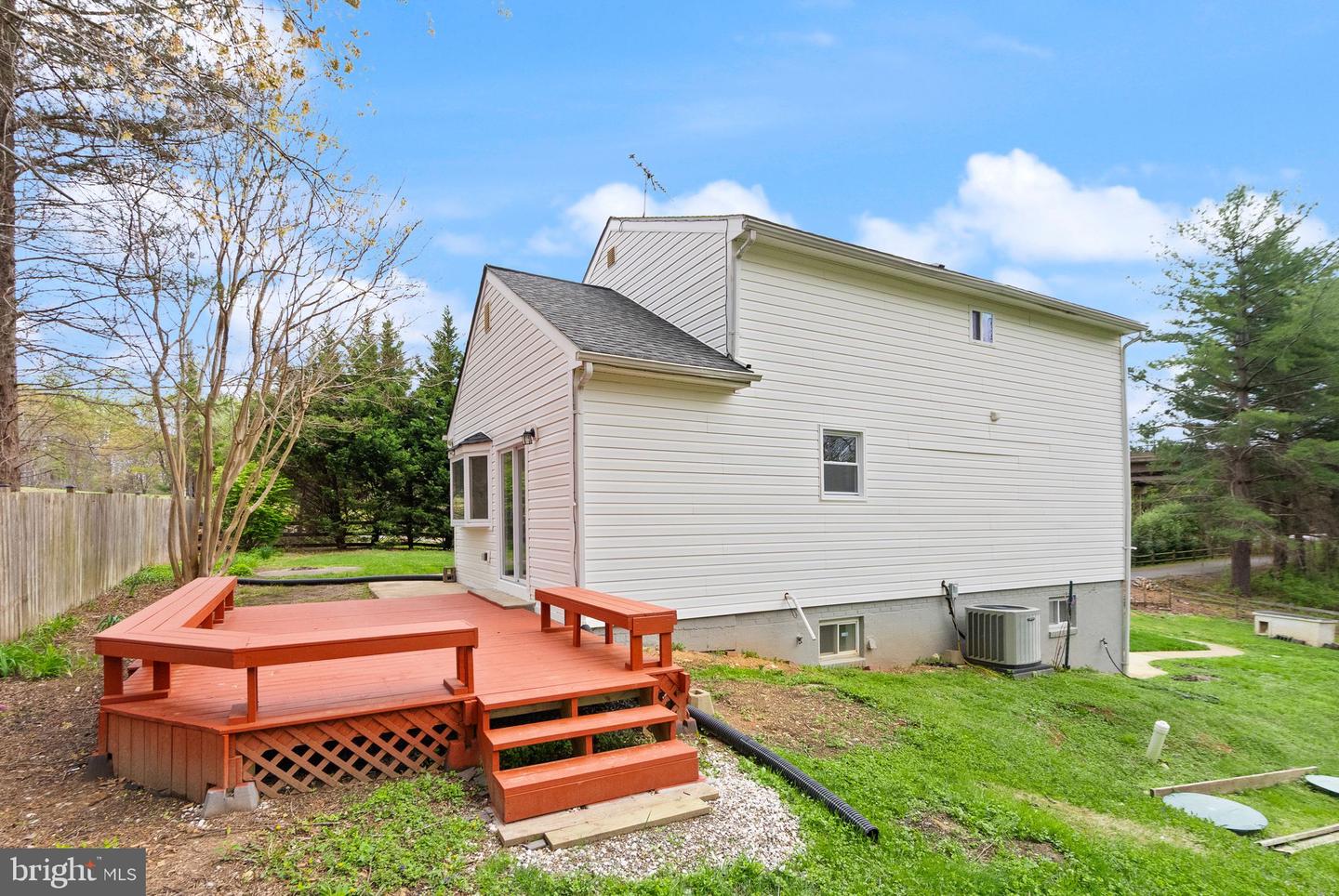 11405 FAIRFAX STATION RD, FAIRFAX STATION, Virginia 22039, 4 Bedrooms Bedrooms, ,3 BathroomsBathrooms,Residential,For sale,11405 FAIRFAX STATION RD,VAFX2229356 MLS # VAFX2229356