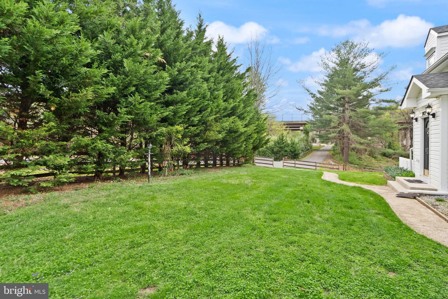 11405 FAIRFAX STATION RD, FAIRFAX STATION, Virginia 22039, 4 Bedrooms Bedrooms, ,3 BathroomsBathrooms,Residential,For sale,11405 FAIRFAX STATION RD,VAFX2229356 MLS # VAFX2229356
