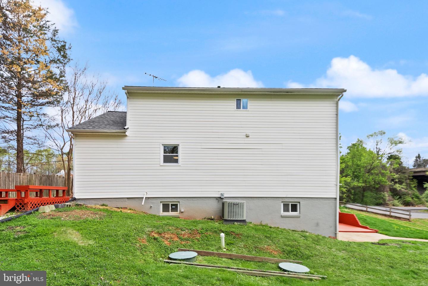 11405 FAIRFAX STATION RD, FAIRFAX STATION, Virginia 22039, 4 Bedrooms Bedrooms, ,3 BathroomsBathrooms,Residential,For sale,11405 FAIRFAX STATION RD,VAFX2229356 MLS # VAFX2229356