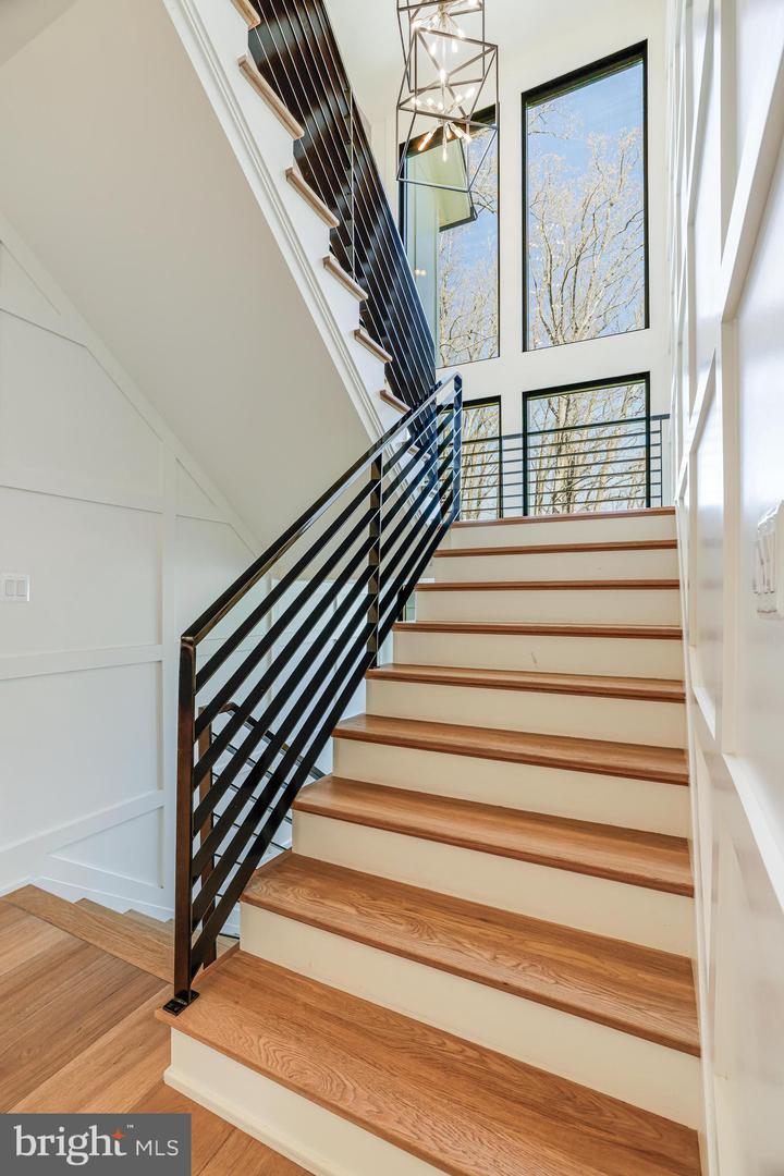 1544 FOREST VILLA LN, MCLEAN, Virginia 22101, 5 Bedrooms Bedrooms, ,5 BathroomsBathrooms,Residential,For sale,1544 FOREST VILLA LN,VAFX2229810 MLS # VAFX2229810