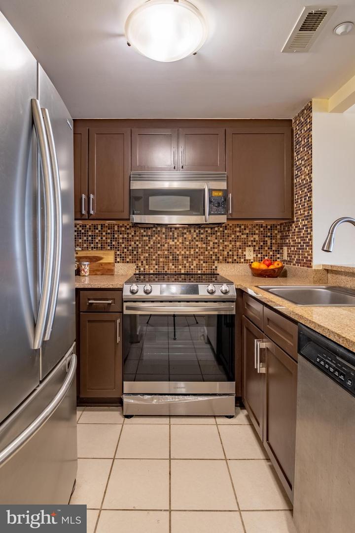 1150 K ST NW #1008, WASHINGTON, District Of Columbia 20005, 2 Bedrooms Bedrooms, ,2 BathroomsBathrooms,Residential,For sale,1150 K ST NW #1008,DCDC2192320 MLS # DCDC2192320