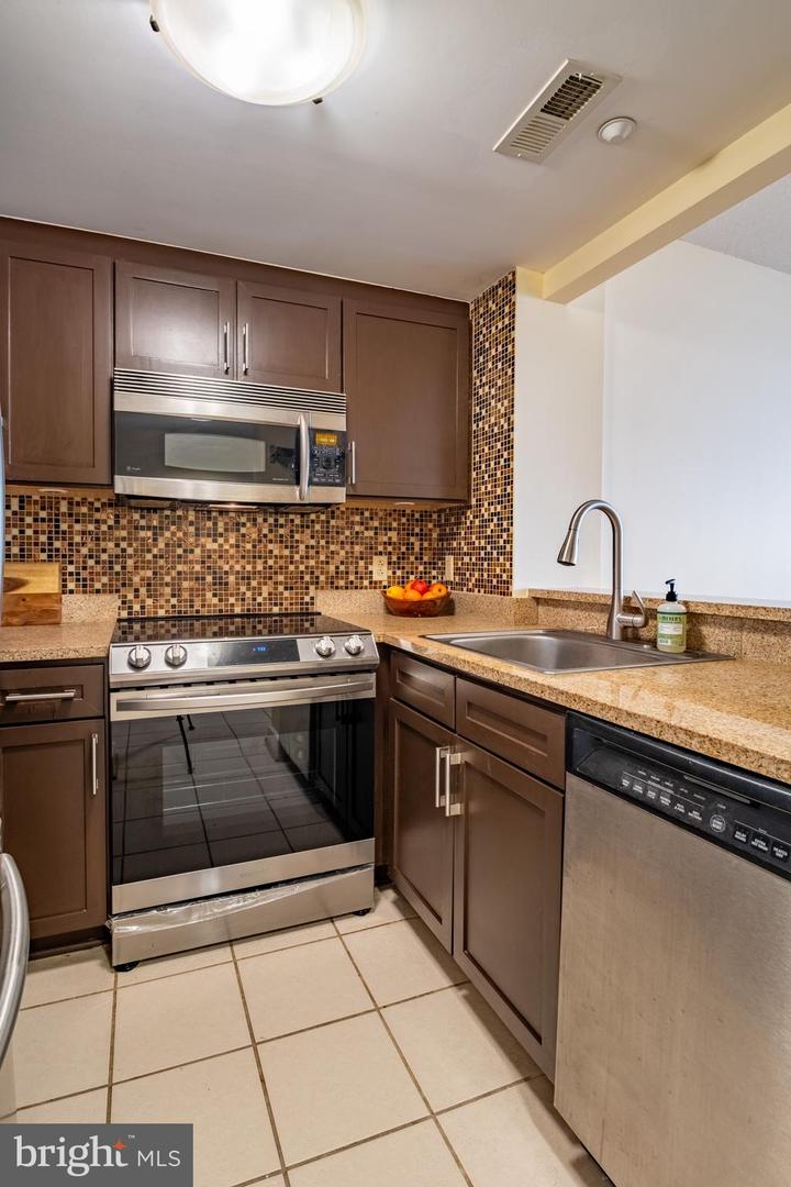 1150 K ST NW #1008, WASHINGTON, District Of Columbia 20005, 2 Bedrooms Bedrooms, ,2 BathroomsBathrooms,Residential,For sale,1150 K ST NW #1008,DCDC2192320 MLS # DCDC2192320