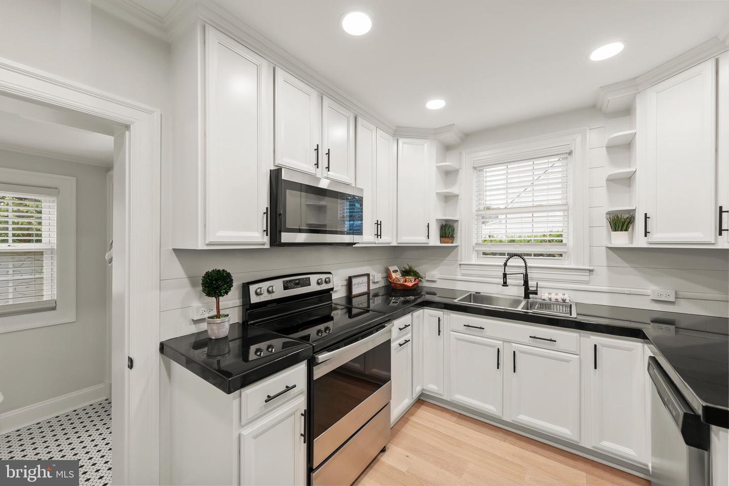 512 DUNLAP ST, WINCHESTER, Virginia 22601, 3 Bedrooms Bedrooms, ,2 BathroomsBathrooms,Residential,For sale,512 DUNLAP ST,VAWI2007406 MLS # VAWI2007406