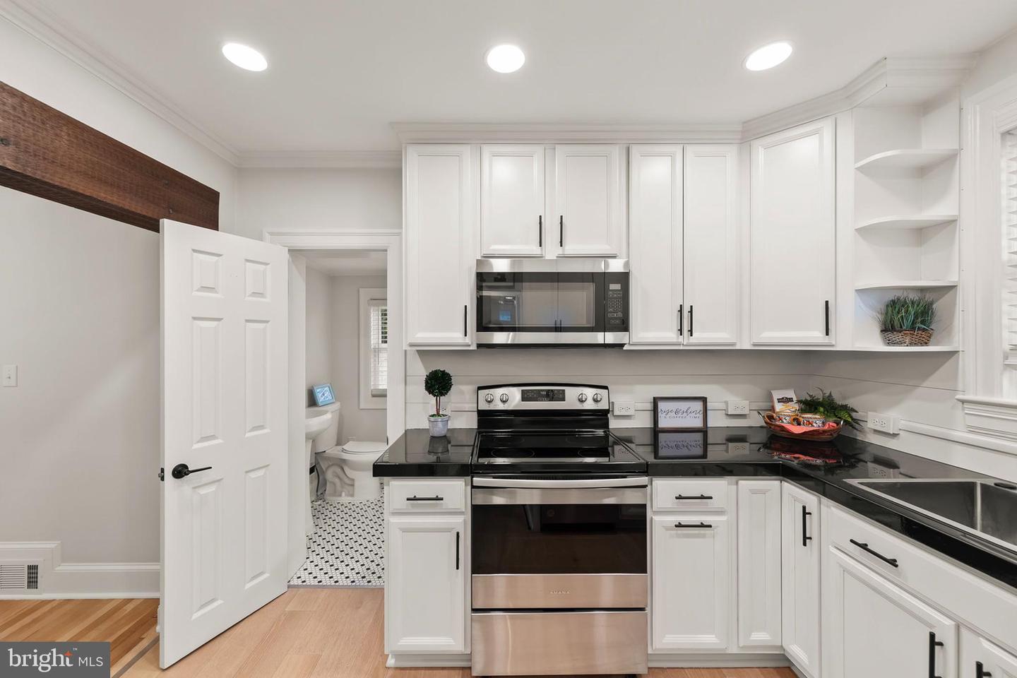 512 DUNLAP ST, WINCHESTER, Virginia 22601, 3 Bedrooms Bedrooms, ,2 BathroomsBathrooms,Residential,For sale,512 DUNLAP ST,VAWI2007406 MLS # VAWI2007406