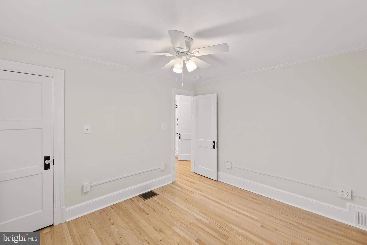 512 DUNLAP ST, WINCHESTER, Virginia 22601, 3 Bedrooms Bedrooms, ,2 BathroomsBathrooms,Residential,For sale,512 DUNLAP ST,VAWI2007406 MLS # VAWI2007406