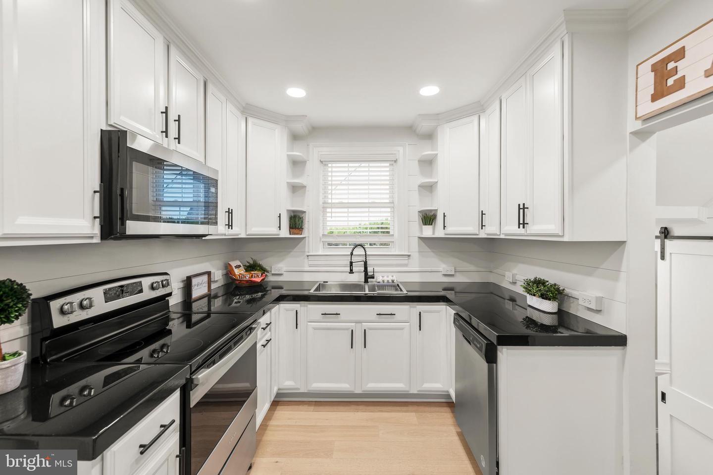 512 DUNLAP ST, WINCHESTER, Virginia 22601, 3 Bedrooms Bedrooms, ,2 BathroomsBathrooms,Residential,For sale,512 DUNLAP ST,VAWI2007406 MLS # VAWI2007406