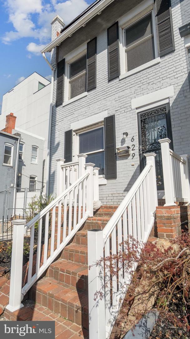 629 HARVARD ST NW, WASHINGTON, District Of Columbia 20001, 4 Bedrooms Bedrooms, ,3 BathroomsBathrooms,Residential,For sale,629 HARVARD ST NW,DCDC2192880 MLS # DCDC2192880