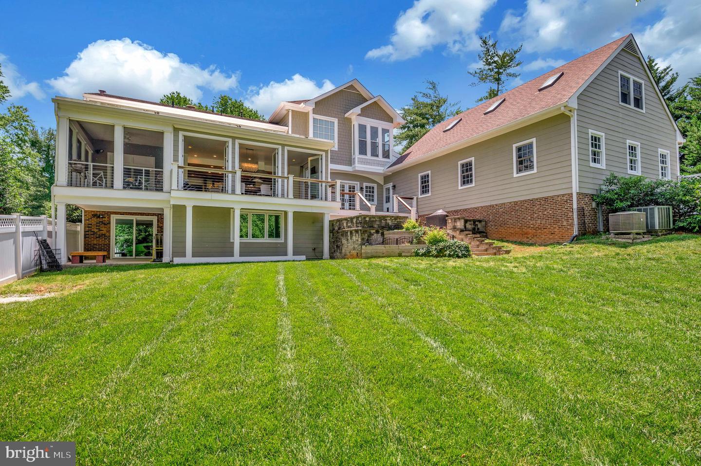 313 INGLESIDE DR, FREDERICKSBURG, Virginia 22405, 5 Bedrooms Bedrooms, ,4 BathroomsBathrooms,Residential,For sale,313 INGLESIDE DR,VAST2037454 MLS # VAST2037454