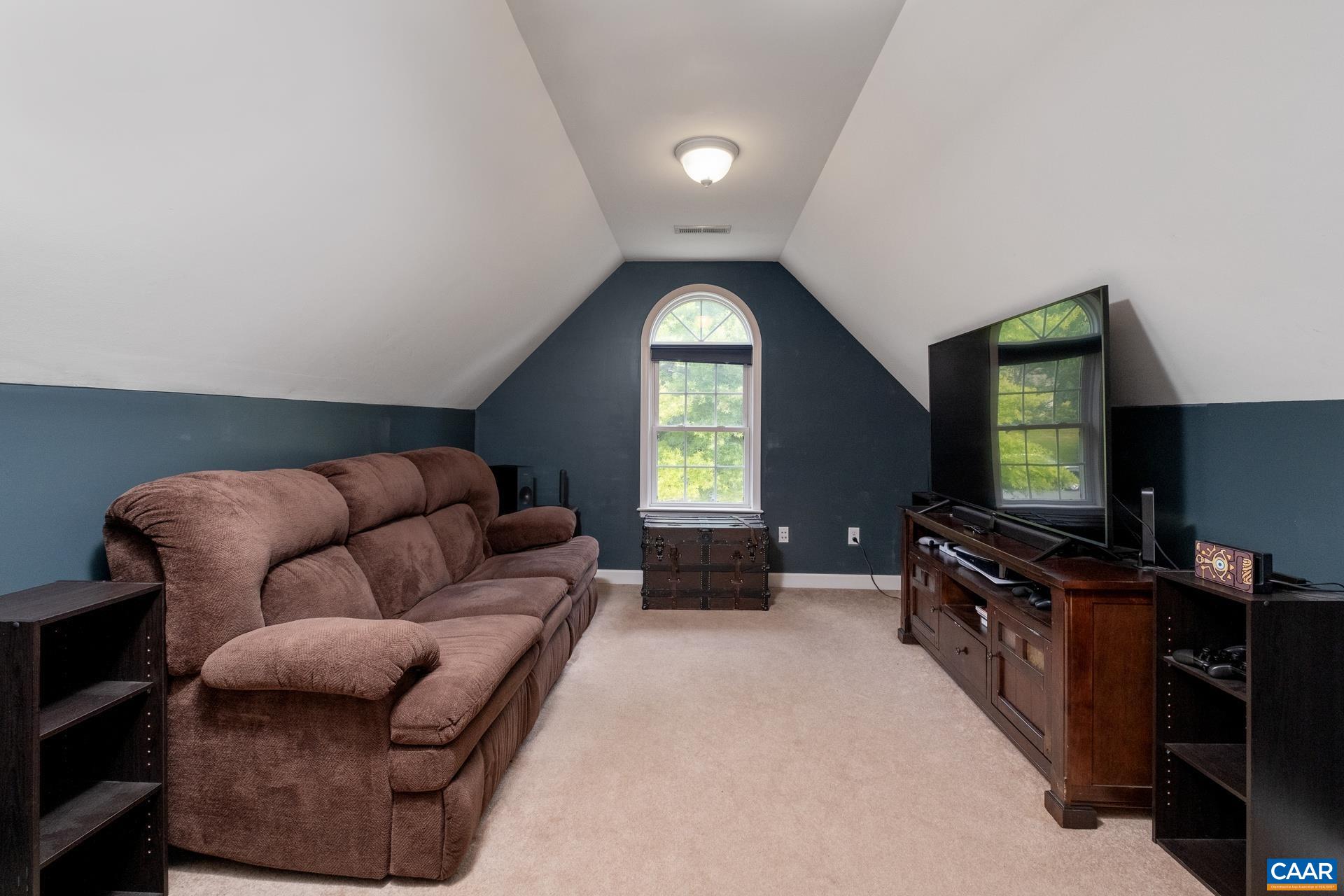 208 CLAYBROOK DR, WAYNESBORO, Virginia 22980, 5 Bedrooms Bedrooms, ,3 BathroomsBathrooms,Residential,208 CLAYBROOK DR,661140 MLS # 661140