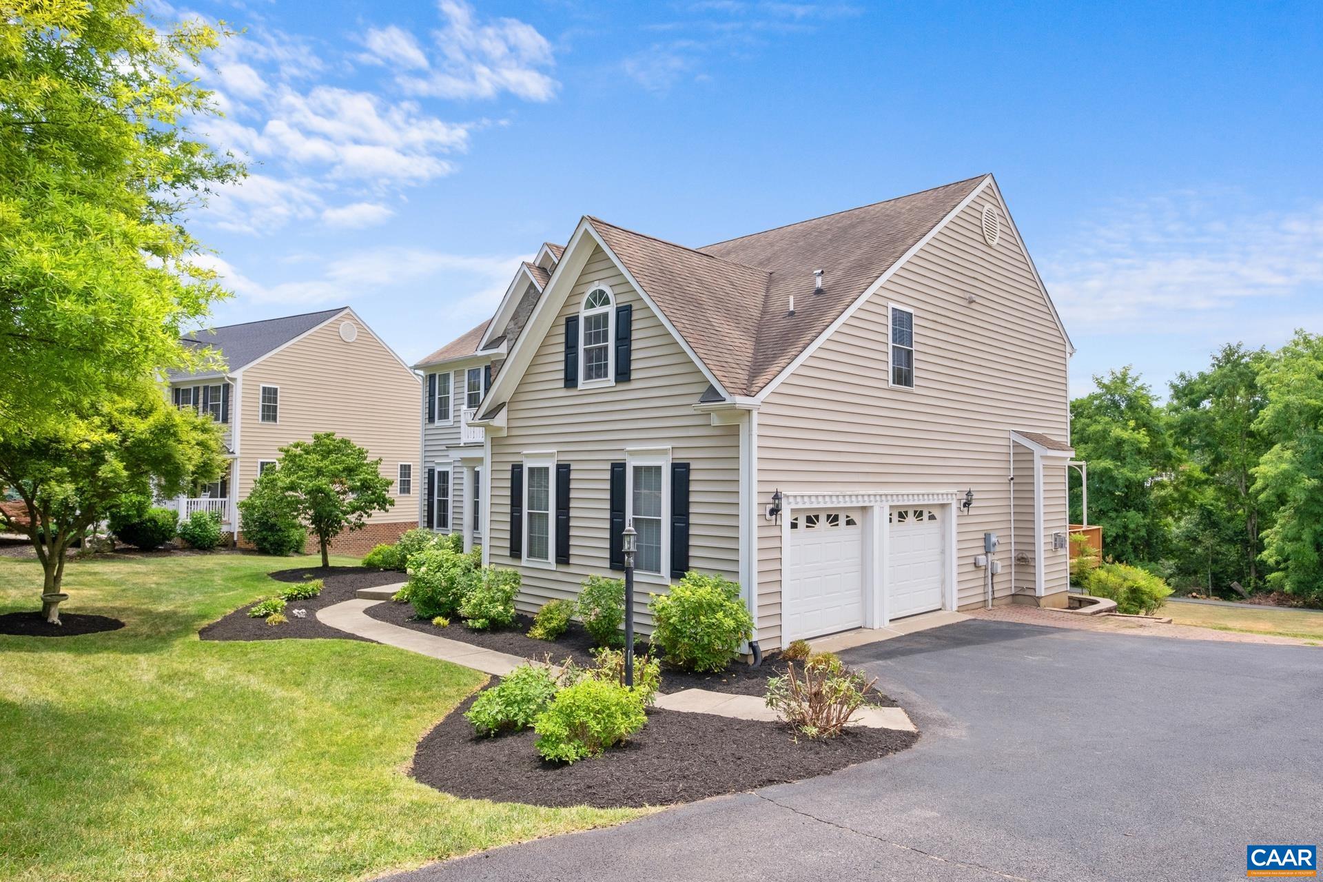 208 CLAYBROOK DR, WAYNESBORO, Virginia 22980, 5 Bedrooms Bedrooms, ,3 BathroomsBathrooms,Residential,208 CLAYBROOK DR,661140 MLS # 661140