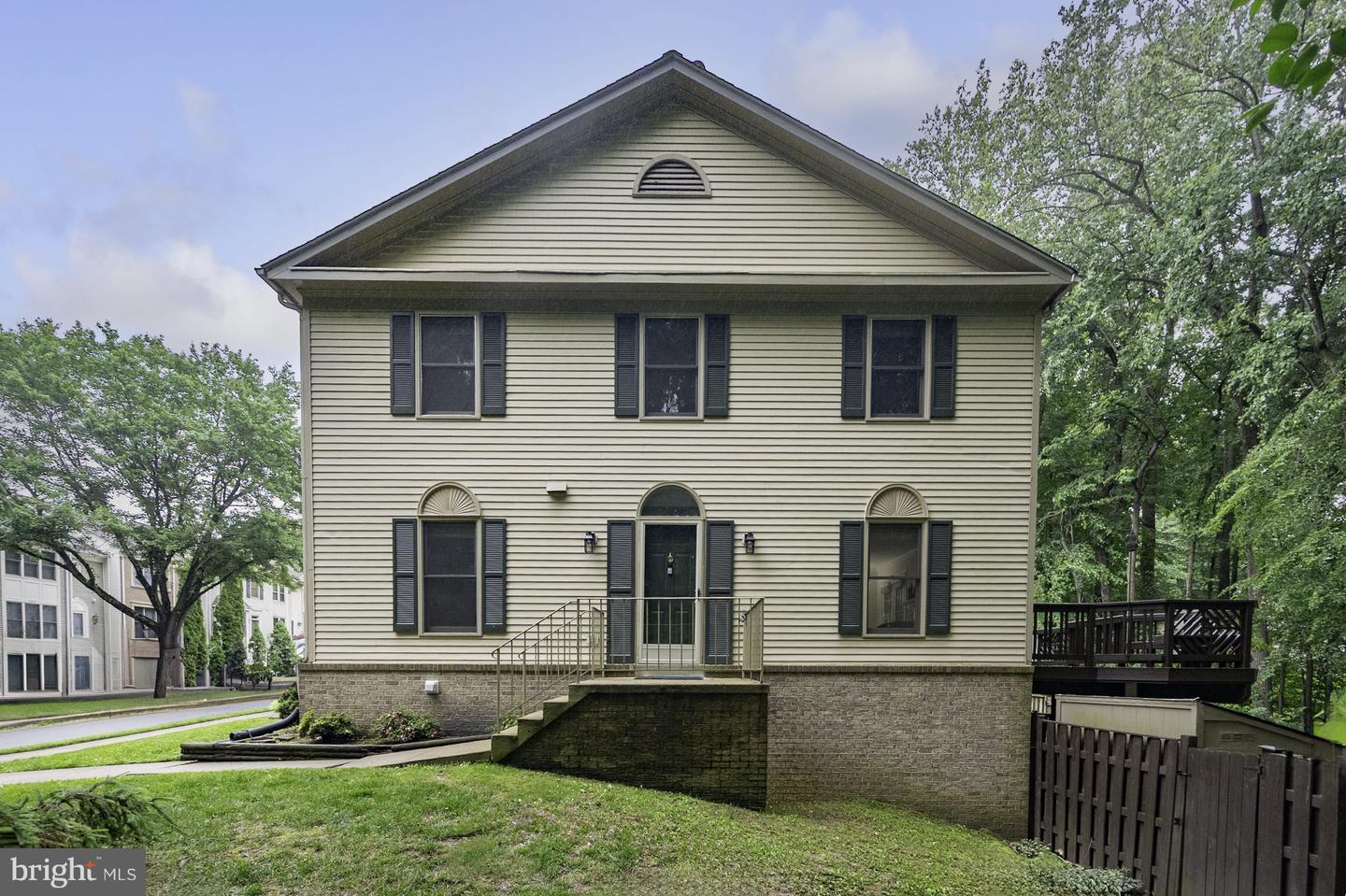 7200 BURTON HILL CT, SPRINGFIELD, Virginia 22152, 3 Bedrooms Bedrooms, ,3 BathroomsBathrooms,Residential,For sale,7200 BURTON HILL CT,VAFX2232348 MLS # VAFX2232348