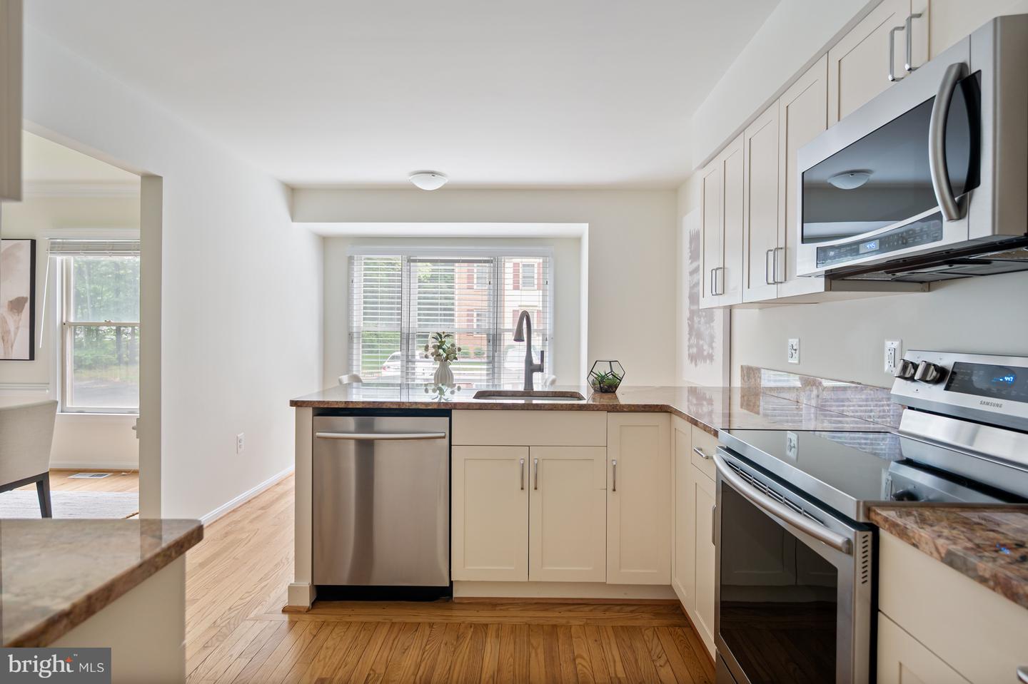 7200 BURTON HILL CT, SPRINGFIELD, Virginia 22152, 3 Bedrooms Bedrooms, ,3 BathroomsBathrooms,Residential,For sale,7200 BURTON HILL CT,VAFX2232348 MLS # VAFX2232348
