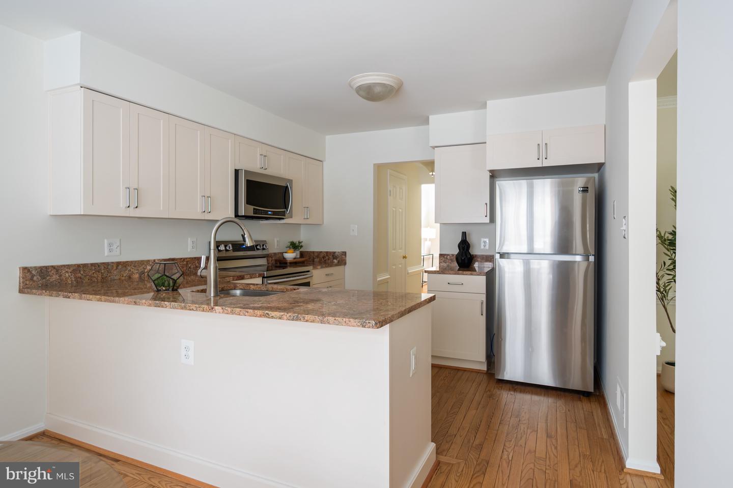 7200 BURTON HILL CT, SPRINGFIELD, Virginia 22152, 3 Bedrooms Bedrooms, ,3 BathroomsBathrooms,Residential,For sale,7200 BURTON HILL CT,VAFX2232348 MLS # VAFX2232348