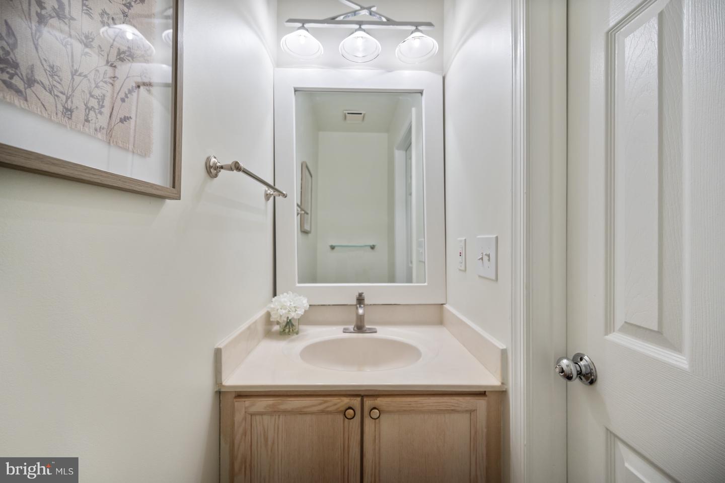 7200 BURTON HILL CT, SPRINGFIELD, Virginia 22152, 3 Bedrooms Bedrooms, ,3 BathroomsBathrooms,Residential,For sale,7200 BURTON HILL CT,VAFX2232348 MLS # VAFX2232348