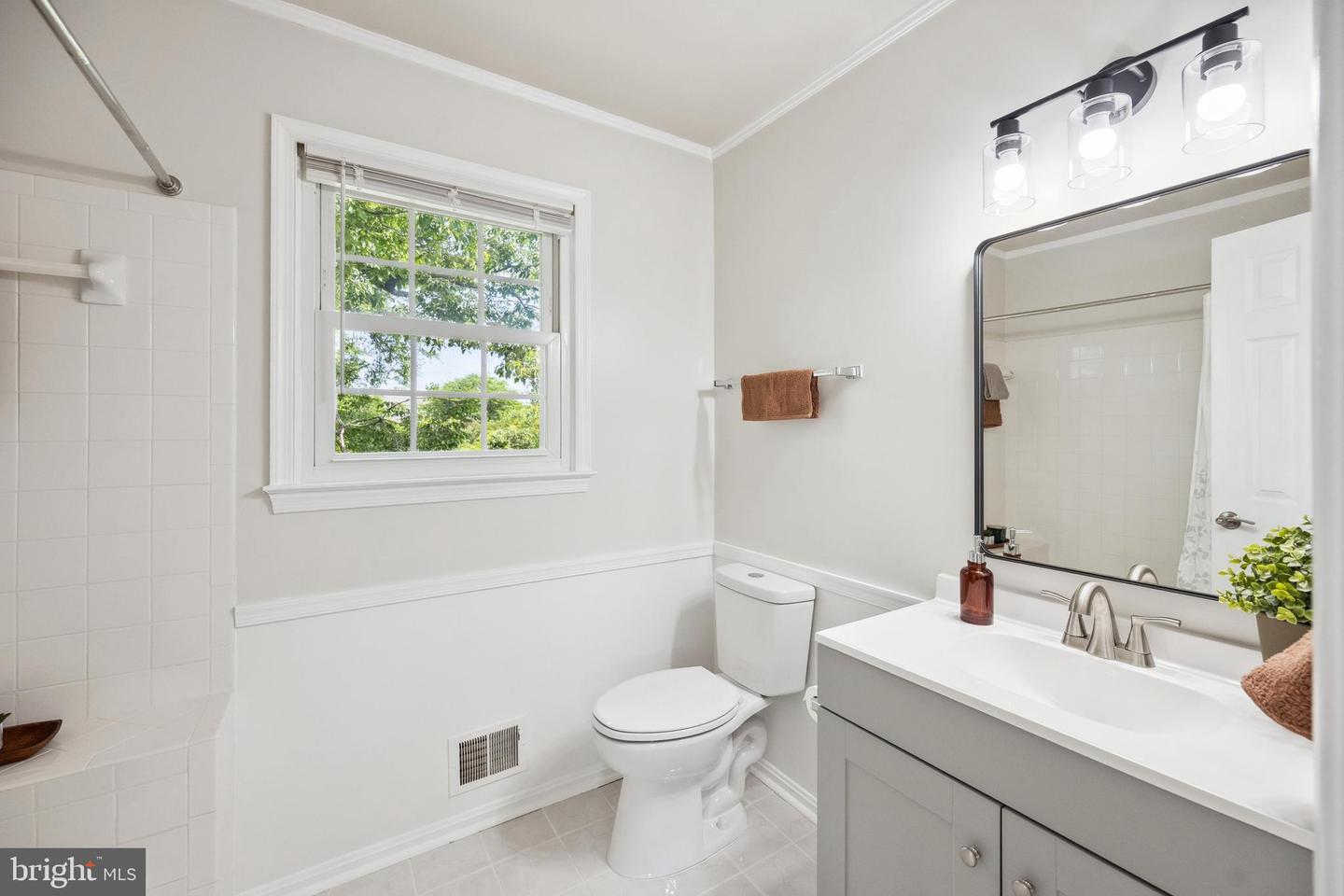 1328 MISTYVALE ST, HERNDON, Virginia 20170, 3 Bedrooms Bedrooms, ,2 BathroomsBathrooms,Residential,For sale,1328 MISTYVALE ST,VAFX2232350 MLS # VAFX2232350