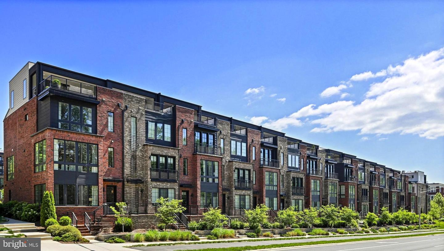 11748 SUNRISE VALLEY DR, RESTON, Virginia 20191, 3 Bedrooms Bedrooms, ,3 BathroomsBathrooms,Residential,For sale,11748 SUNRISE VALLEY DR,VAFX2232428 MLS # VAFX2232428