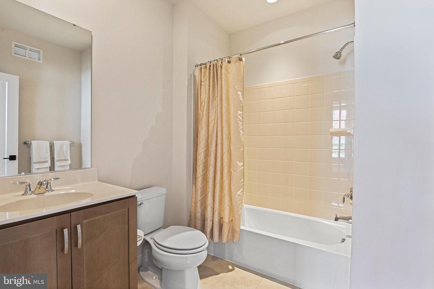 11748 SUNRISE VALLEY DR, RESTON, Virginia 20191, 3 Bedrooms Bedrooms, ,3 BathroomsBathrooms,Residential,For sale,11748 SUNRISE VALLEY DR,VAFX2232428 MLS # VAFX2232428