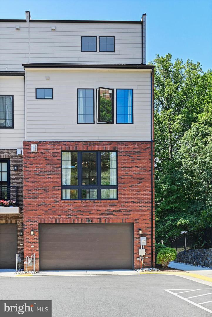11748 SUNRISE VALLEY DR, RESTON, Virginia 20191, 3 Bedrooms Bedrooms, ,3 BathroomsBathrooms,Residential,For sale,11748 SUNRISE VALLEY DR,VAFX2232428 MLS # VAFX2232428