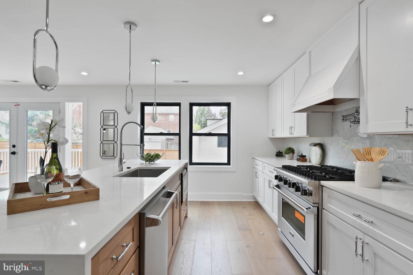 4324 YUMA ST NW, WASHINGTON, District Of Columbia 20016, 5 Bedrooms Bedrooms, ,5 BathroomsBathrooms,Residential,For sale,4324 YUMA ST NW,DCDC2194342 MLS # DCDC2194342