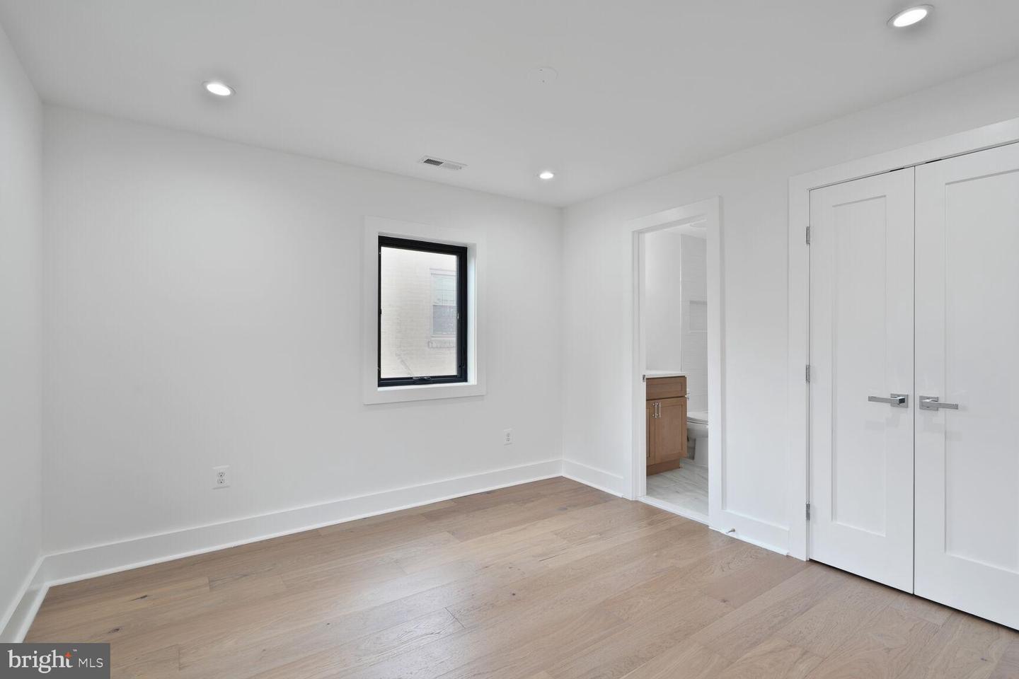 4324 YUMA ST NW, WASHINGTON, District Of Columbia 20016, 5 Bedrooms Bedrooms, ,5 BathroomsBathrooms,Residential,For sale,4324 YUMA ST NW,DCDC2194342 MLS # DCDC2194342