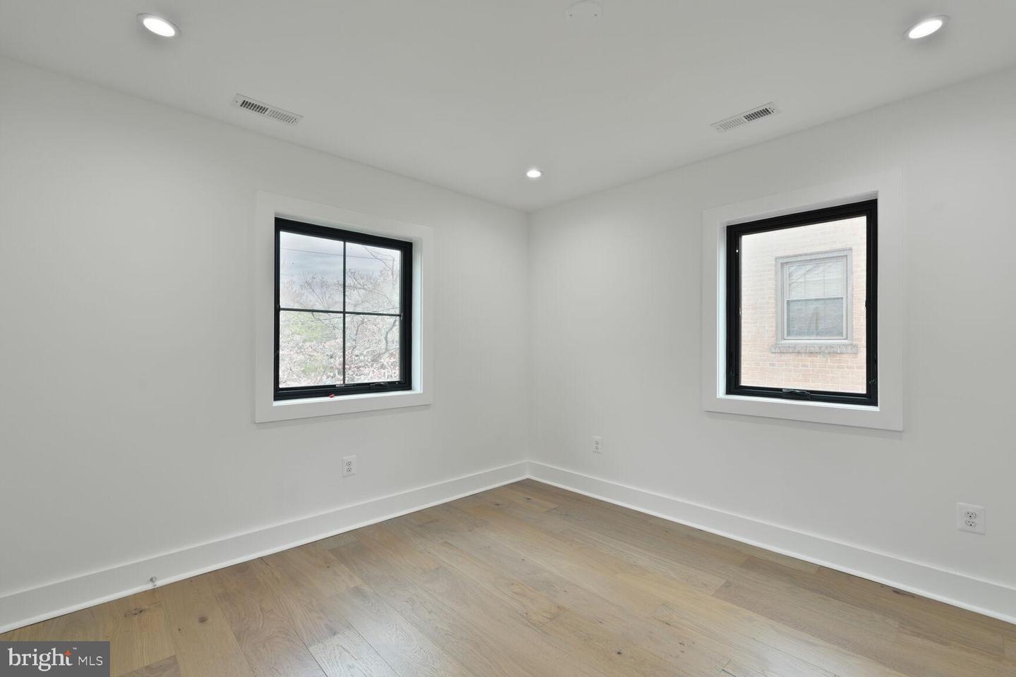 4324 YUMA ST NW, WASHINGTON, District Of Columbia 20016, 5 Bedrooms Bedrooms, ,5 BathroomsBathrooms,Residential,For sale,4324 YUMA ST NW,DCDC2194342 MLS # DCDC2194342