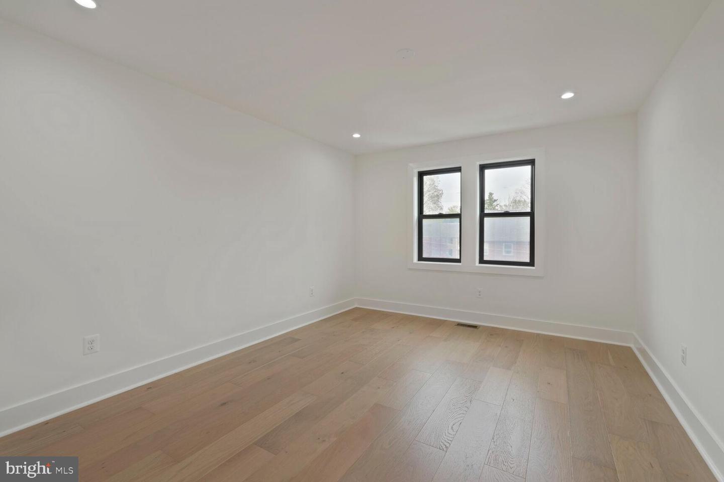 4324 YUMA ST NW, WASHINGTON, District Of Columbia 20016, 5 Bedrooms Bedrooms, ,5 BathroomsBathrooms,Residential,For sale,4324 YUMA ST NW,DCDC2194342 MLS # DCDC2194342