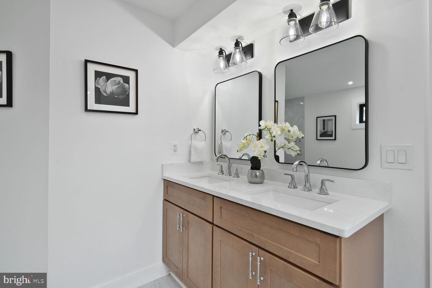 4324 YUMA ST NW, WASHINGTON, District Of Columbia 20016, 5 Bedrooms Bedrooms, ,5 BathroomsBathrooms,Residential,For sale,4324 YUMA ST NW,DCDC2194342 MLS # DCDC2194342