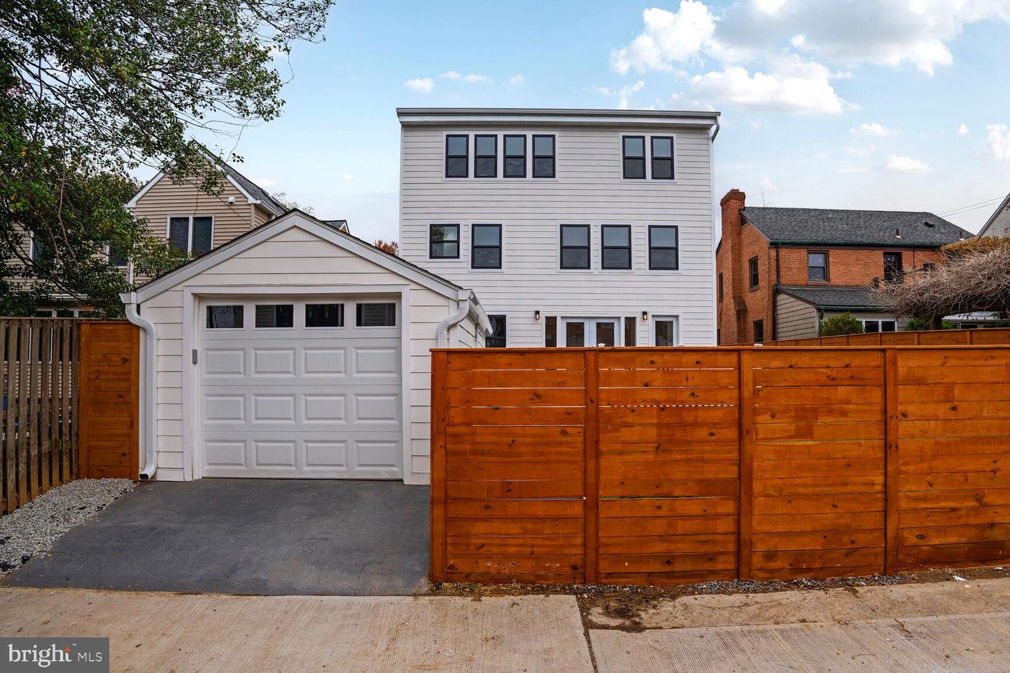 4324 YUMA ST NW, WASHINGTON, District Of Columbia 20016, 5 Bedrooms Bedrooms, ,5 BathroomsBathrooms,Residential,For sale,4324 YUMA ST NW,DCDC2194342 MLS # DCDC2194342