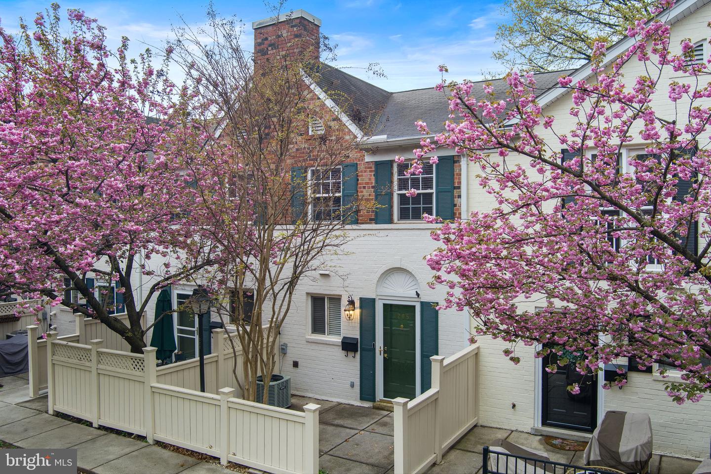 1205 N VAN DORN ST, ALEXANDRIA, Virginia 22304, 2 Bedrooms Bedrooms, ,1 BathroomBathrooms,Residential,For sale,1205 N VAN DORN ST,VAAX2043862 MLS # VAAX2043862