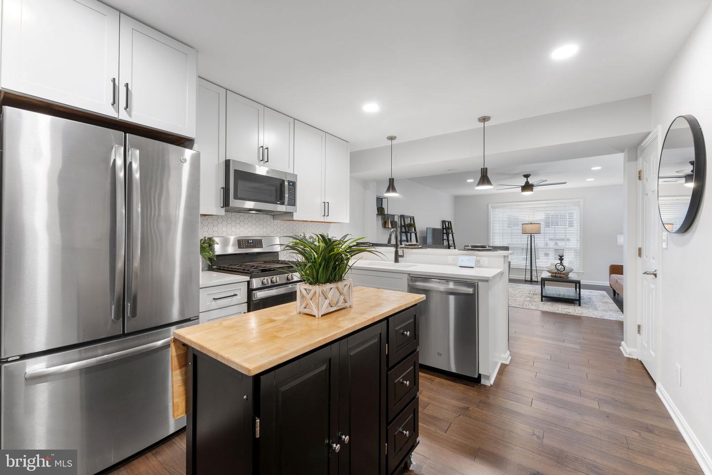1205 N VAN DORN ST, ALEXANDRIA, Virginia 22304, 2 Bedrooms Bedrooms, ,1 BathroomBathrooms,Residential,For sale,1205 N VAN DORN ST,VAAX2043862 MLS # VAAX2043862