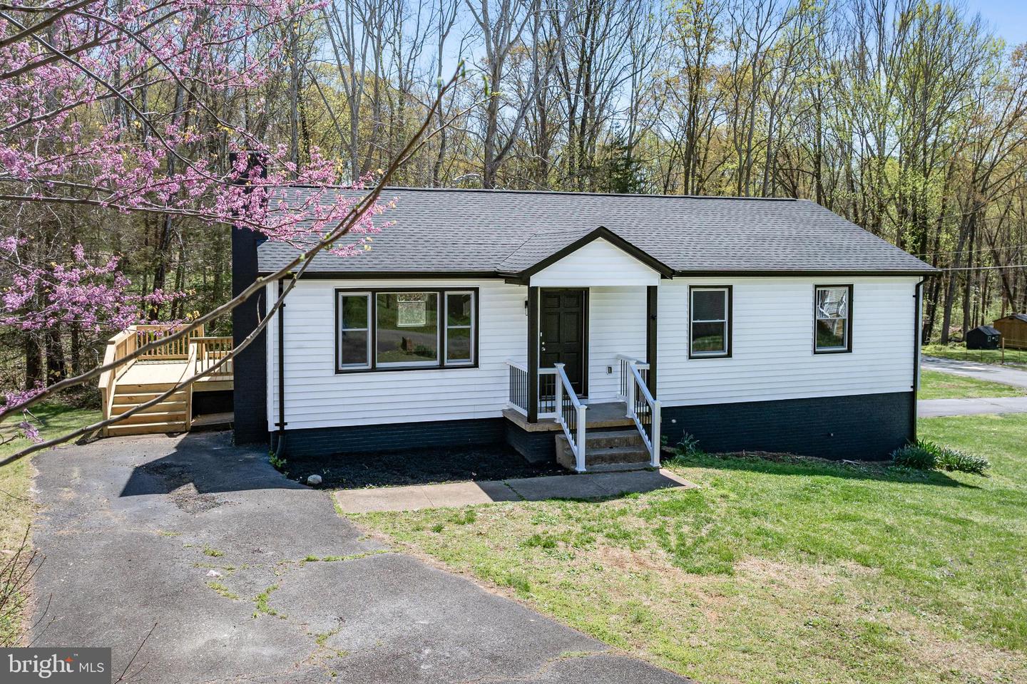 19 WHITETHORN CT, RUCKERSVILLE, Virginia 22968, 3 Bedrooms Bedrooms, ,3 BathroomsBathrooms,Residential,For sale,19 WHITETHORN CT,VAGR2000692 MLS # VAGR2000692