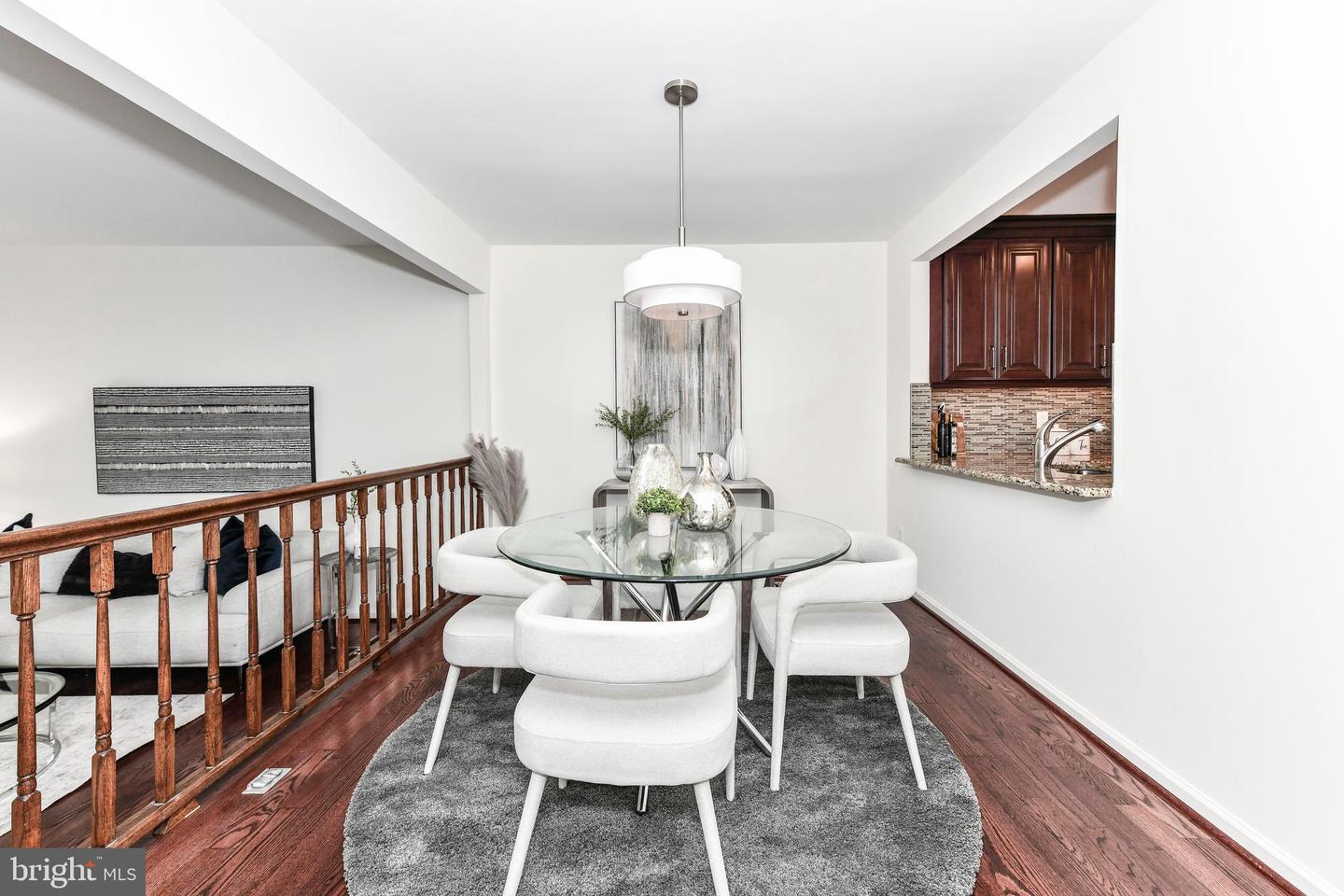 9644 SUTTON GREEN CT, VIENNA, Virginia 22181, 3 Bedrooms Bedrooms, ,3 BathroomsBathrooms,Residential,For sale,9644 SUTTON GREEN CT,VAFX2233956 MLS # VAFX2233956
