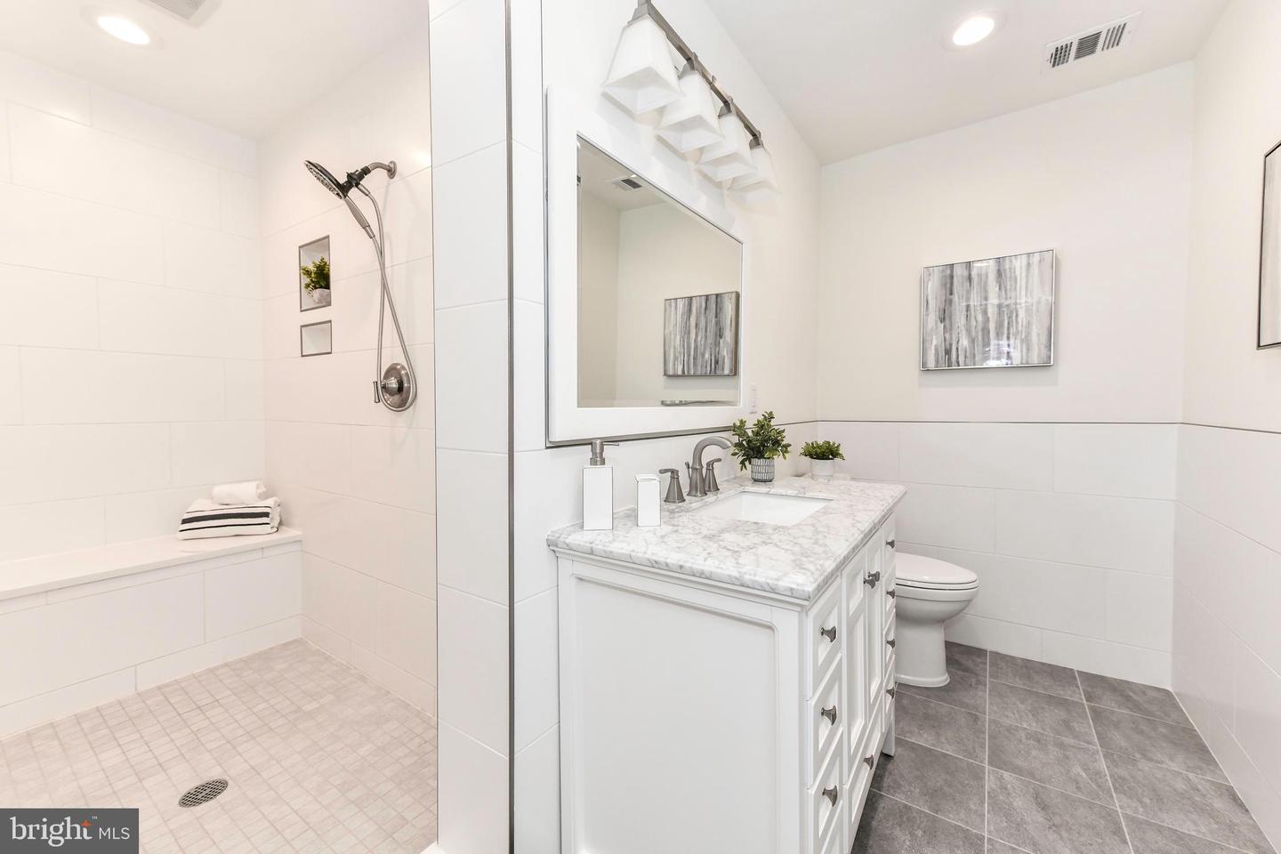 9644 SUTTON GREEN CT, VIENNA, Virginia 22181, 3 Bedrooms Bedrooms, ,3 BathroomsBathrooms,Residential,For sale,9644 SUTTON GREEN CT,VAFX2233956 MLS # VAFX2233956