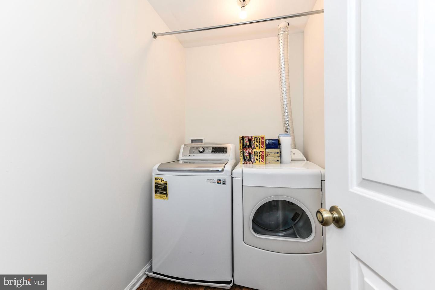 9644 SUTTON GREEN CT, VIENNA, Virginia 22181, 3 Bedrooms Bedrooms, ,3 BathroomsBathrooms,Residential,For sale,9644 SUTTON GREEN CT,VAFX2233956 MLS # VAFX2233956