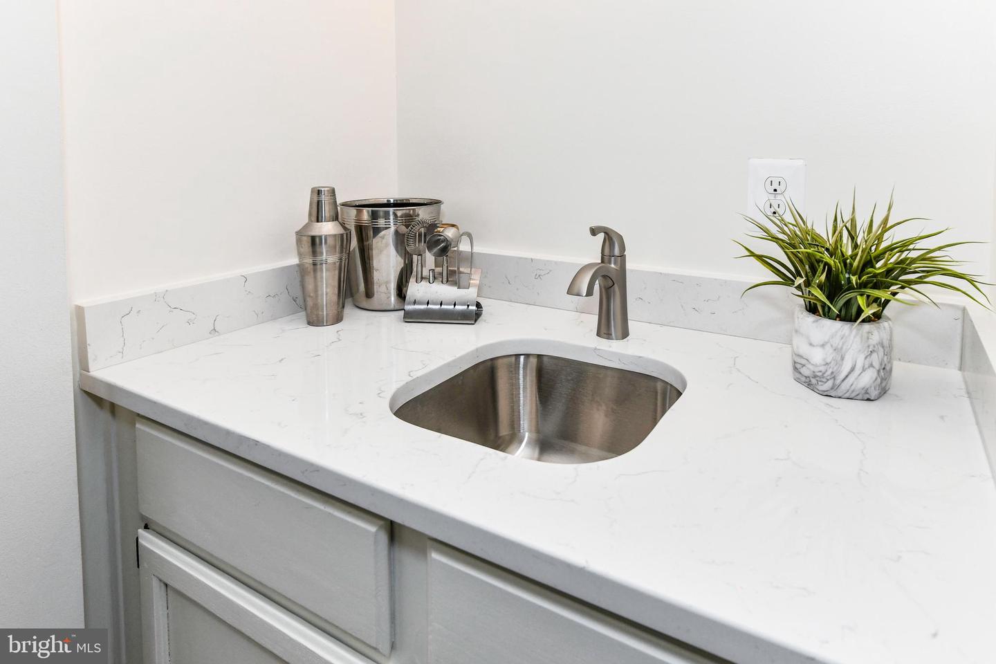 9644 SUTTON GREEN CT, VIENNA, Virginia 22181, 3 Bedrooms Bedrooms, ,3 BathroomsBathrooms,Residential,For sale,9644 SUTTON GREEN CT,VAFX2233956 MLS # VAFX2233956