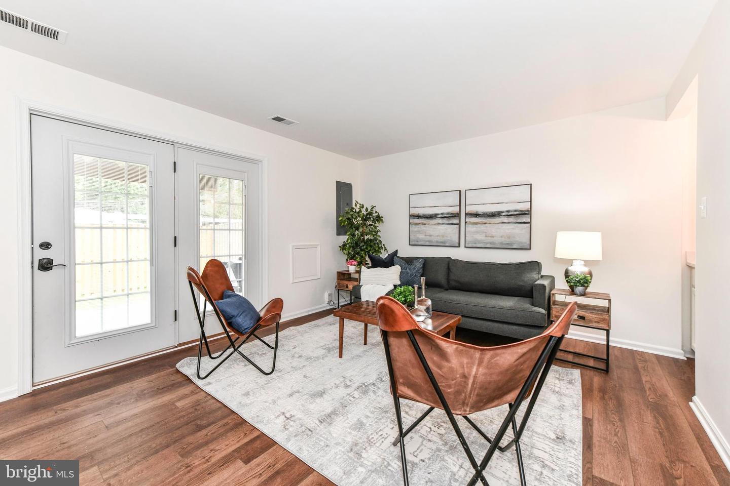 9644 SUTTON GREEN CT, VIENNA, Virginia 22181, 3 Bedrooms Bedrooms, ,3 BathroomsBathrooms,Residential,For sale,9644 SUTTON GREEN CT,VAFX2233956 MLS # VAFX2233956