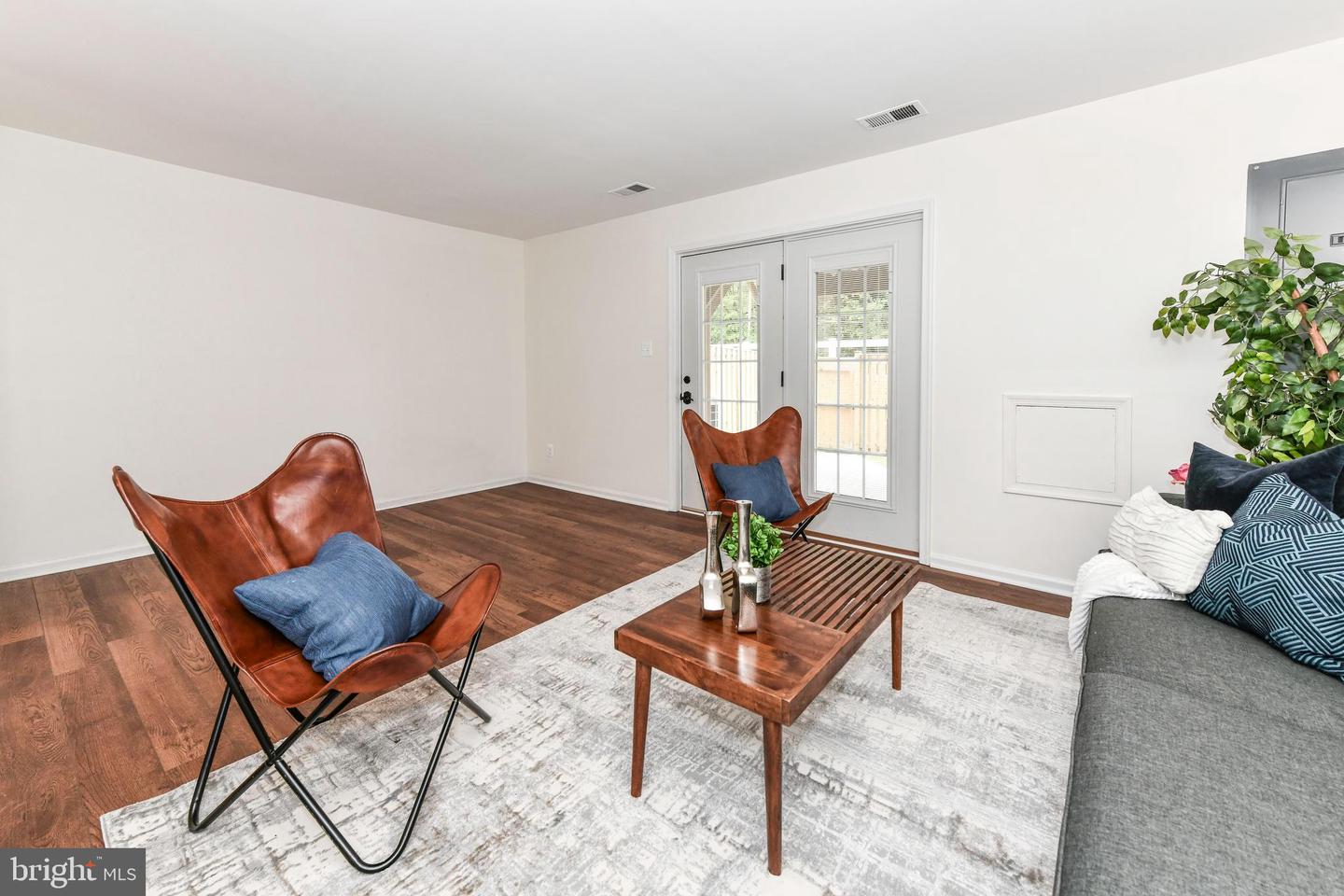 9644 SUTTON GREEN CT, VIENNA, Virginia 22181, 3 Bedrooms Bedrooms, ,3 BathroomsBathrooms,Residential,For sale,9644 SUTTON GREEN CT,VAFX2233956 MLS # VAFX2233956
