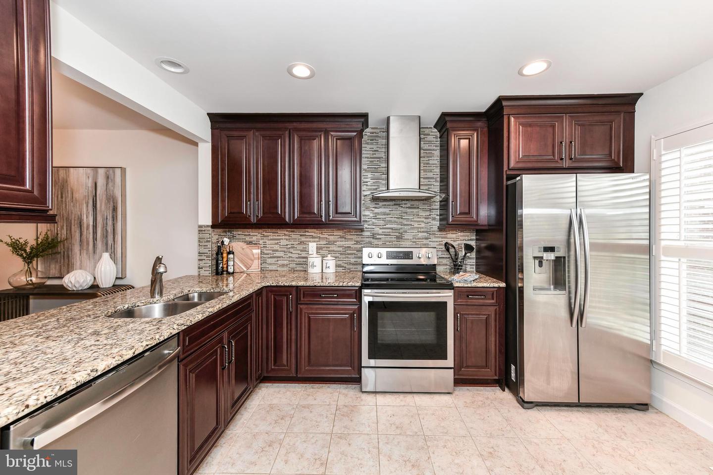 9644 SUTTON GREEN CT, VIENNA, Virginia 22181, 3 Bedrooms Bedrooms, ,3 BathroomsBathrooms,Residential,For sale,9644 SUTTON GREEN CT,VAFX2233956 MLS # VAFX2233956