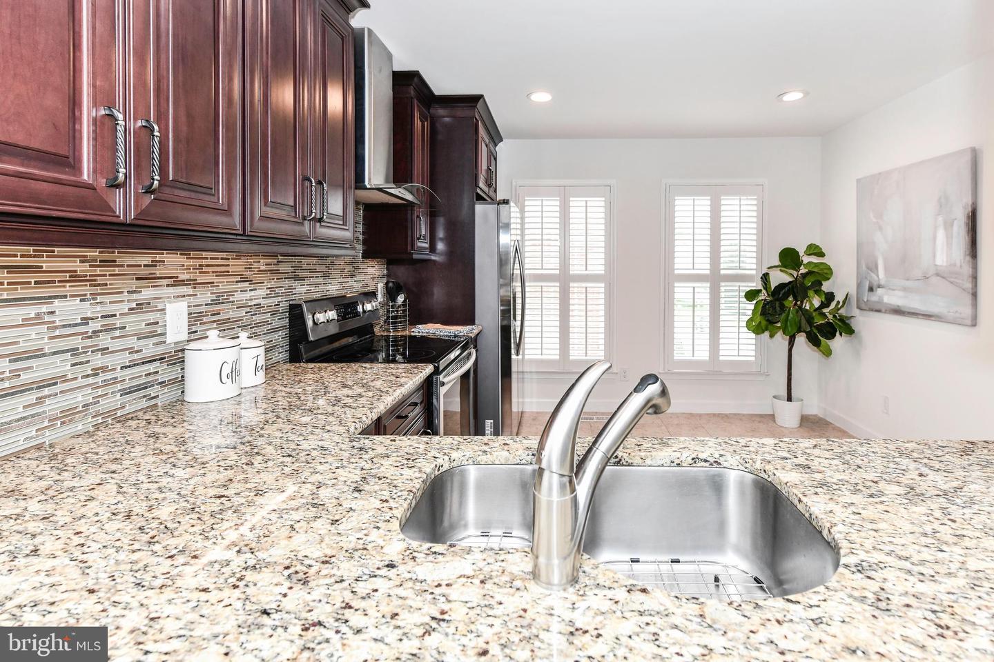 9644 SUTTON GREEN CT, VIENNA, Virginia 22181, 3 Bedrooms Bedrooms, ,3 BathroomsBathrooms,Residential,For sale,9644 SUTTON GREEN CT,VAFX2233956 MLS # VAFX2233956