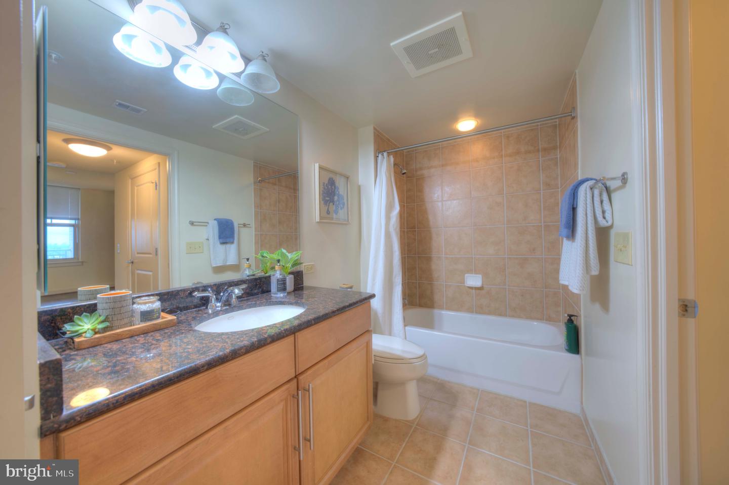 11760 SUNRISE VALLEY DR #703, RESTON, Virginia 20191, 2 Bedrooms Bedrooms, ,2 BathroomsBathrooms,Residential,For sale,11760 SUNRISE VALLEY DR #703,VAFX2234032 MLS # VAFX2234032
