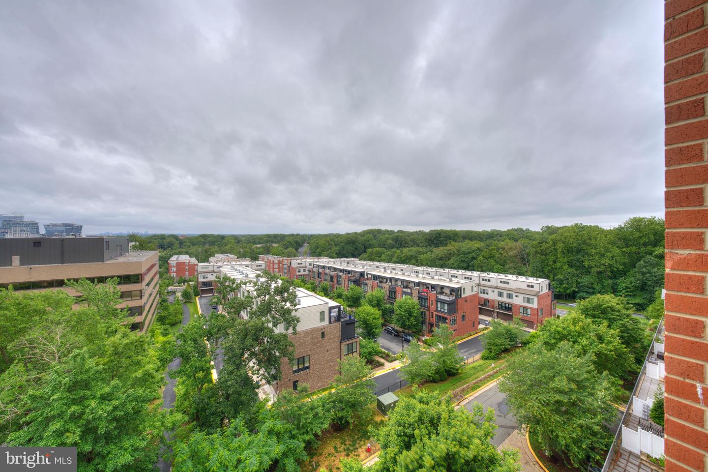 11760 SUNRISE VALLEY DR #703, RESTON, Virginia 20191, 2 Bedrooms Bedrooms, ,2 BathroomsBathrooms,Residential,For sale,11760 SUNRISE VALLEY DR #703,VAFX2234032 MLS # VAFX2234032