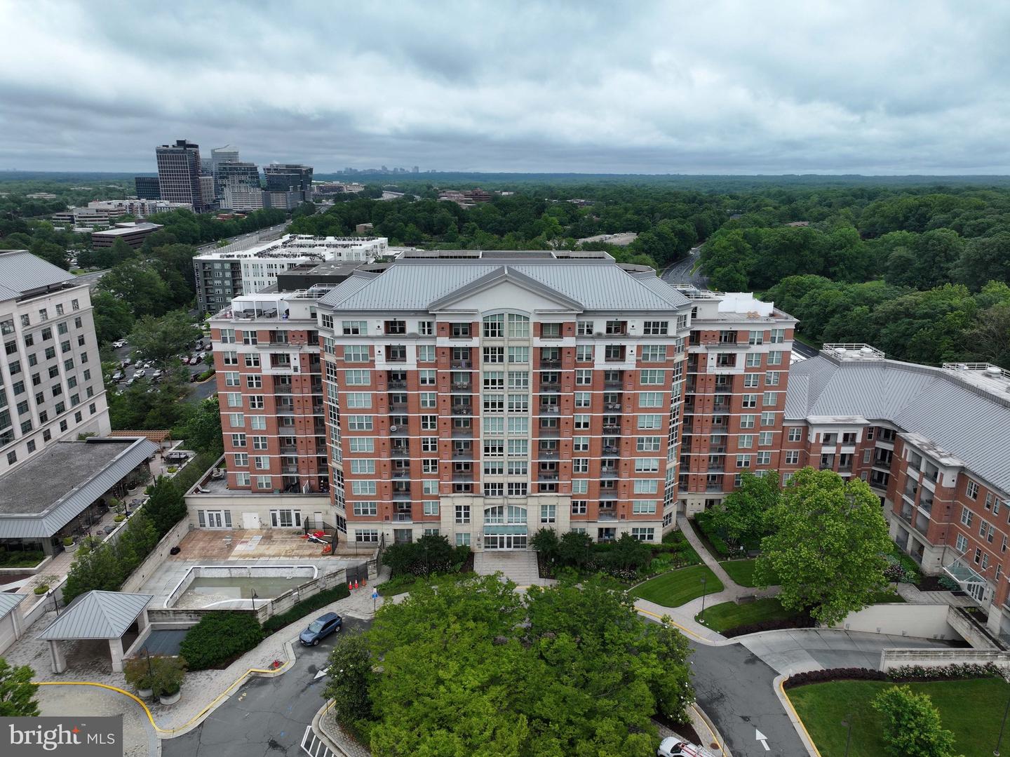 11760 SUNRISE VALLEY DR #703, RESTON, Virginia 20191, 2 Bedrooms Bedrooms, ,2 BathroomsBathrooms,Residential,For sale,11760 SUNRISE VALLEY DR #703,VAFX2234032 MLS # VAFX2234032
