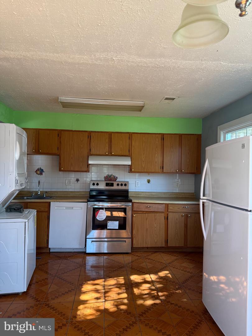 7601 SOMERSET LN, MANASSAS, Virginia 20111, 3 Bedrooms Bedrooms, ,1 BathroomBathrooms,Residential,For sale,7601 SOMERSET LN,VAPW2092080 MLS # VAPW2092080