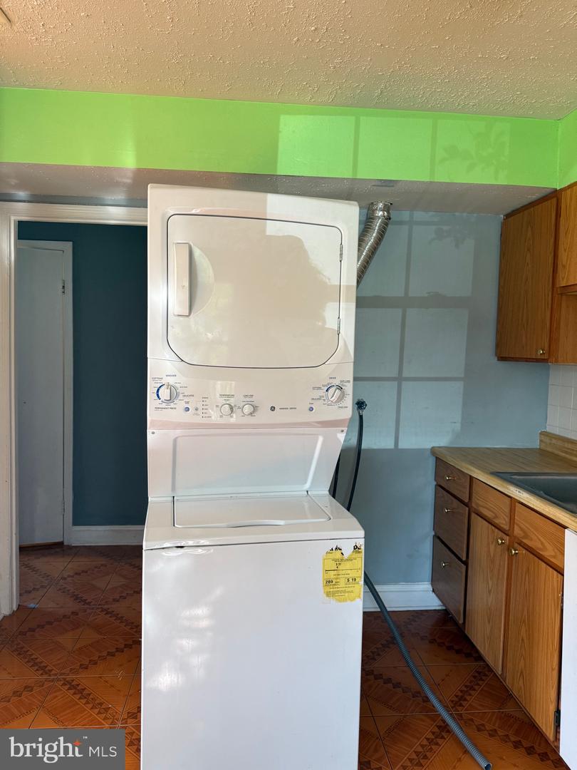 7601 SOMERSET LN, MANASSAS, Virginia 20111, 3 Bedrooms Bedrooms, ,1 BathroomBathrooms,Residential,For sale,7601 SOMERSET LN,VAPW2092080 MLS # VAPW2092080