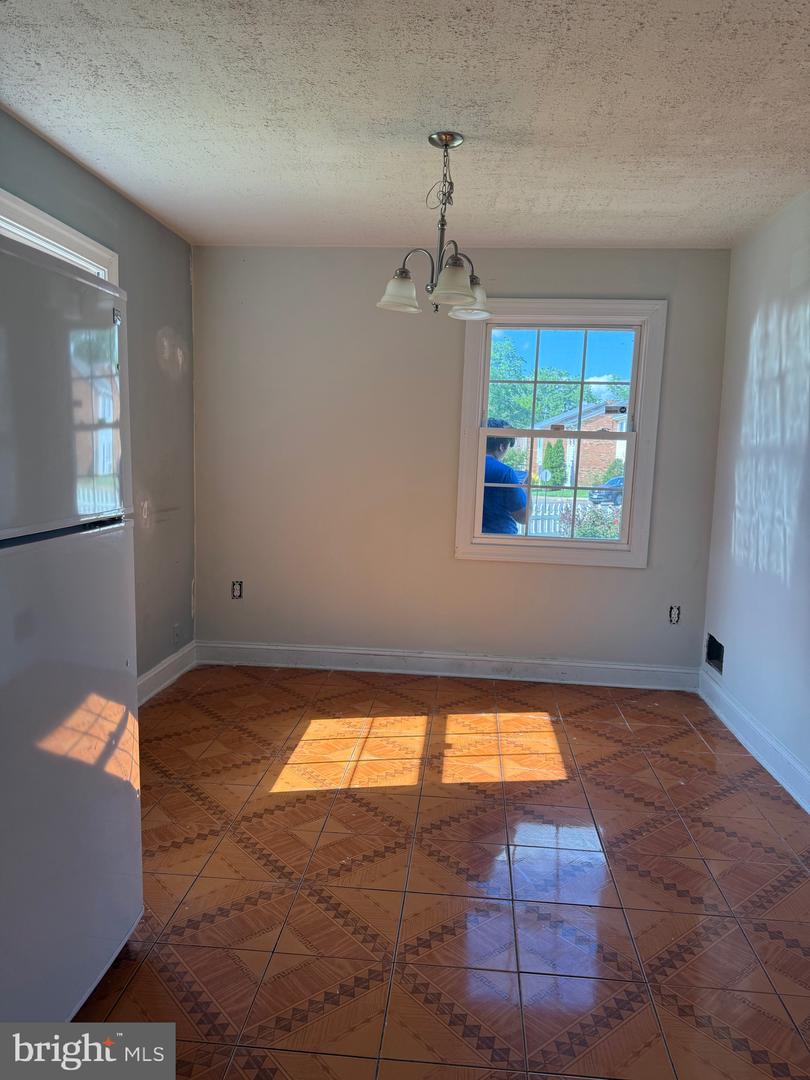 7601 SOMERSET LN, MANASSAS, Virginia 20111, 3 Bedrooms Bedrooms, ,1 BathroomBathrooms,Residential,For sale,7601 SOMERSET LN,VAPW2092080 MLS # VAPW2092080