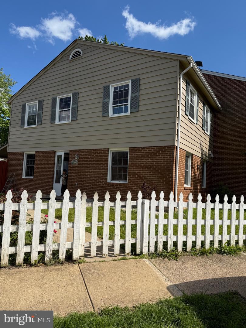 7601 SOMERSET LN, MANASSAS, Virginia 20111, 3 Bedrooms Bedrooms, ,1 BathroomBathrooms,Residential,For sale,7601 SOMERSET LN,VAPW2092080 MLS # VAPW2092080