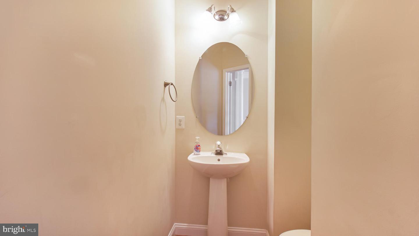 2080 CAPSTONE CIR, HERNDON, Virginia 20170, 3 Bedrooms Bedrooms, ,2 BathroomsBathrooms,Residential,For sale,2080 CAPSTONE CIR,VAFX2234546 MLS # VAFX2234546
